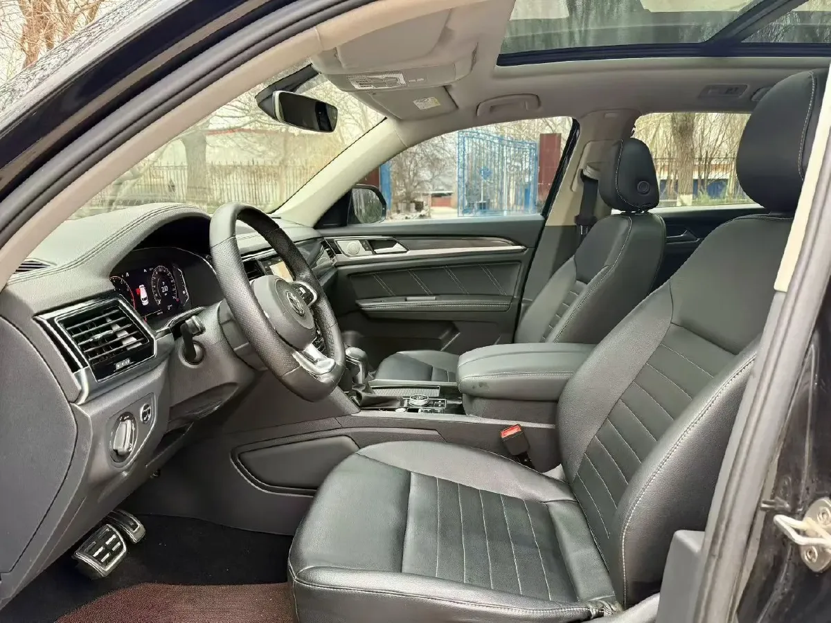 2020 Volkswagen Teramont 2.0T 220HP L4 7DCT,autocango,china used car exporter,china ev exporter,chinese used car exporter,chinese used ev exporter