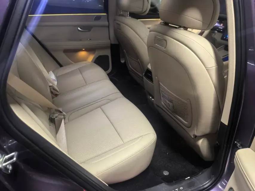 2025 AITO AITO M5 1.5T 152HP L4 REEV 42KWH,autocango,china used car exporter,china ev exporter,chinese used car exporter,chinese used ev exporter