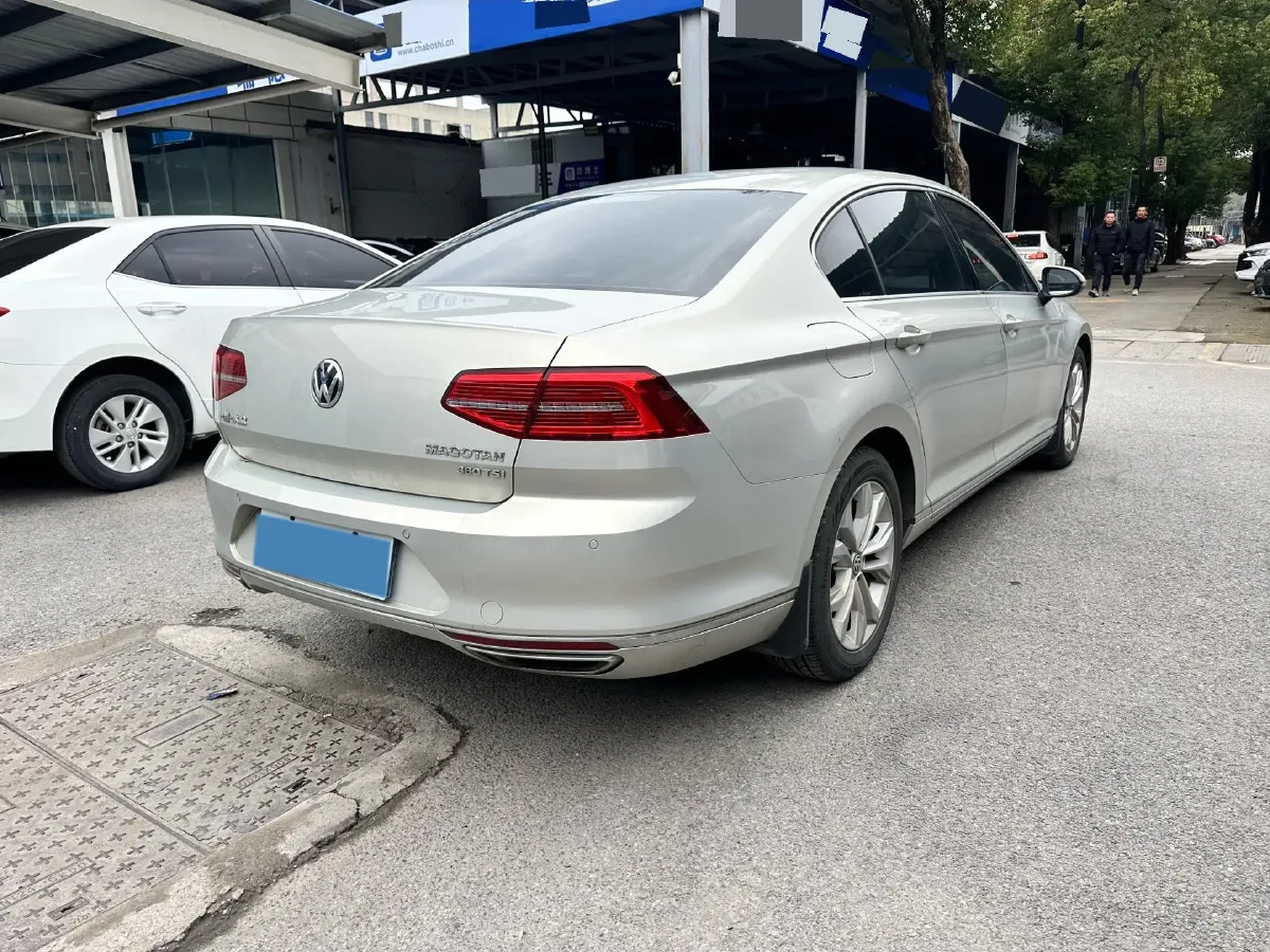 2018 Volkswagen Magotan 2.0T 220HP L4 7DCT,autocango,china used car exporter,china ev exporter,chinese used car exporter,chinese used ev exporter