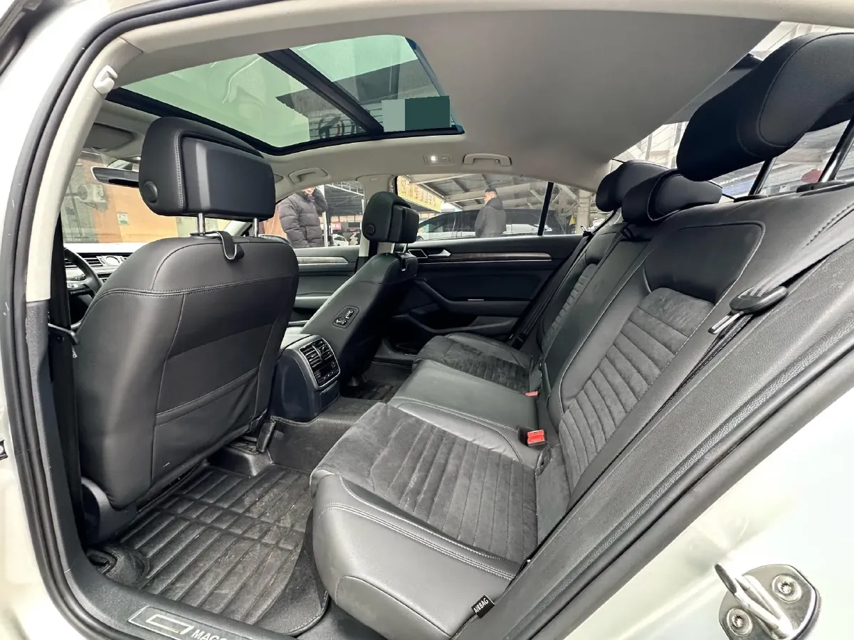 2018 Volkswagen Magotan 2.0T 220HP L4 7DCT,autocango,china used car exporter,china ev exporter,chinese used car exporter,chinese used ev exporter