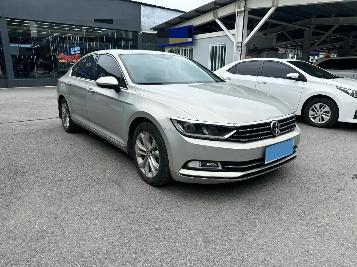 2018 Volkswagen Magotan 2.0T 220HP L4 7DCT,autocango,china used car exporter,china ev exporter,chinese used car exporter,chinese used ev exporter
