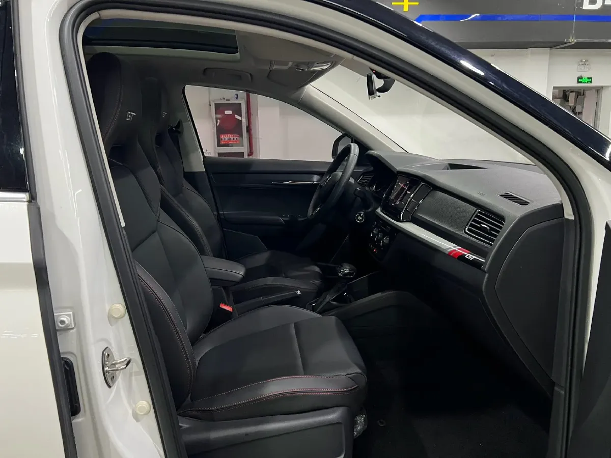 2022 Skoda Kamiq 1.5L 112HP L4 6AT,autocango,china used car exporter,china ev exporter,chinese used car exporter,chinese used ev exporter