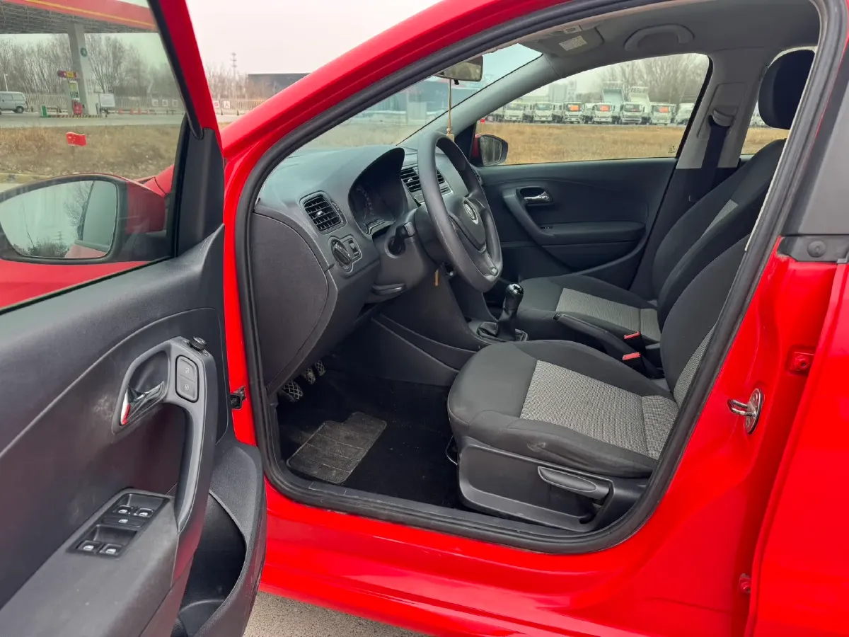 2016 Volkswagen Polo 1.4L 90HP L4 5MT,autocango,china used car exporter,china ev exporter,chinese used car exporter,chinese used ev exporter