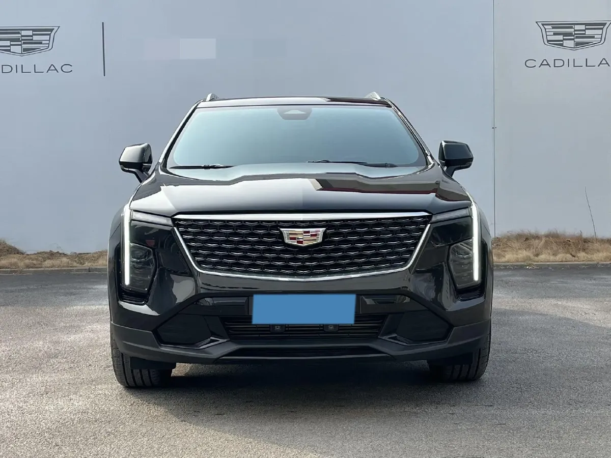 2024 Cadillac XT4 2.0T 237HP L4 9AT,autocango,china used car exporter,china ev exporter,chinese used car exporter,chinese used ev exporter