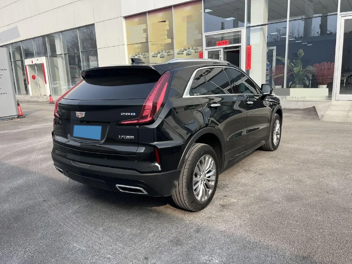 2024 Cadillac XT4 2.0T 237HP L4 9AT,autocango,china used car exporter,china ev exporter,chinese used car exporter,chinese used ev exporter