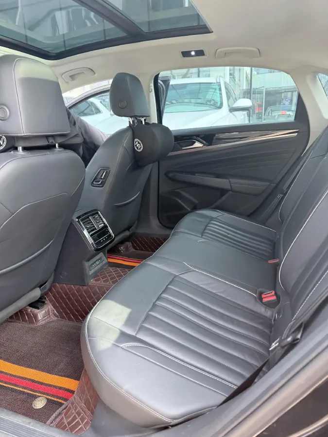 2023 Volkswagen Passat 2.0T 186HP L4 7DCT,autocango,china used car exporter,china ev exporter,chinese used car exporter,chinese used ev exporter