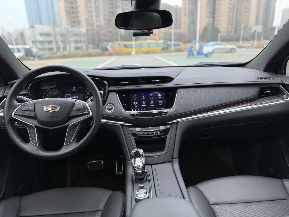 2022 Cadillac XT5 2.0T 237HP L4 9AT,autocango,china used car exporter,china ev exporter,chinese used car exporter,chinese used ev exporter