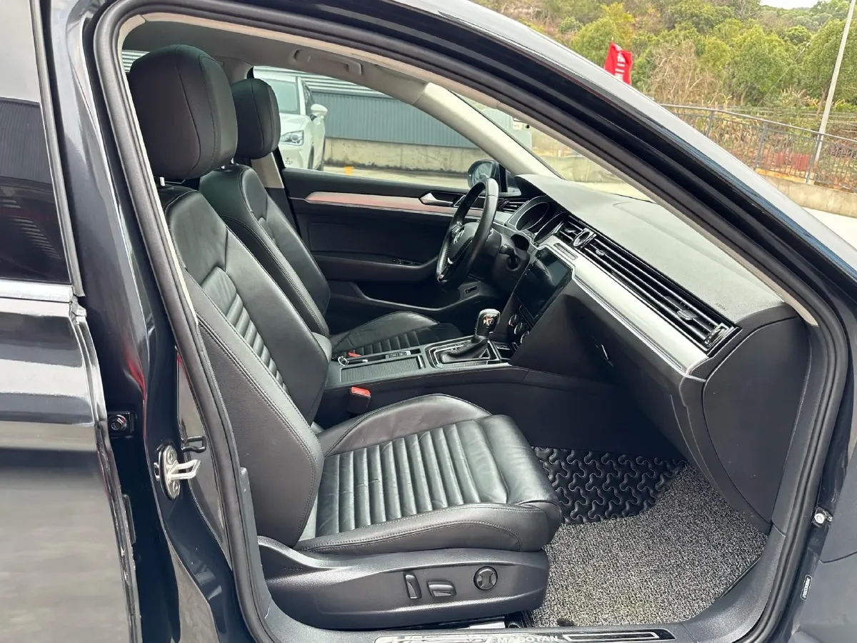 2019 Chevrolet Malibu XL 2.0T 241HP L4 9AT,autocango,china used car exporter,china ev exporter,chinese used car exporter,chinese used ev exporter