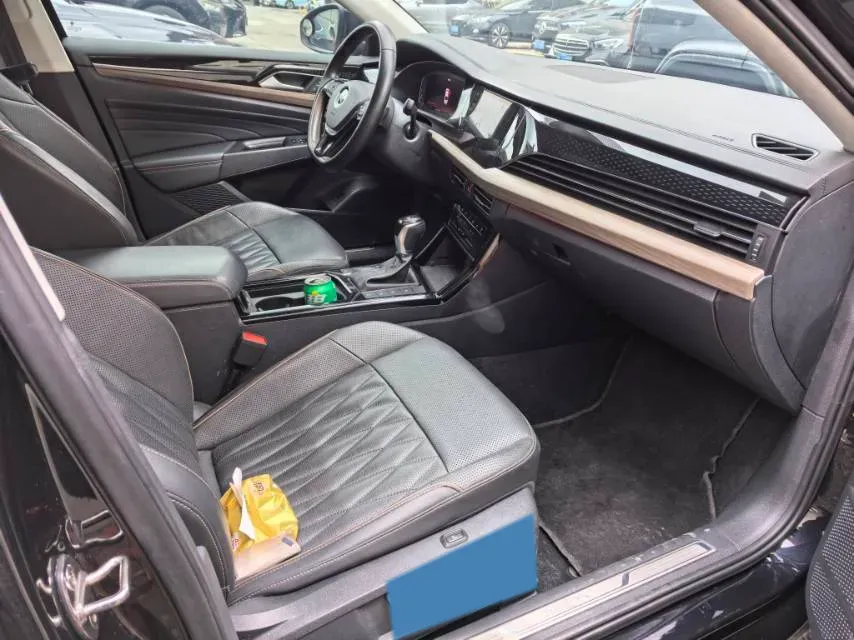 2020 Volkswagen Passat 2.0T 220HP L4 7DCT,autocango,china used car exporter,china ev exporter,chinese used car exporter,chinese used ev exporter