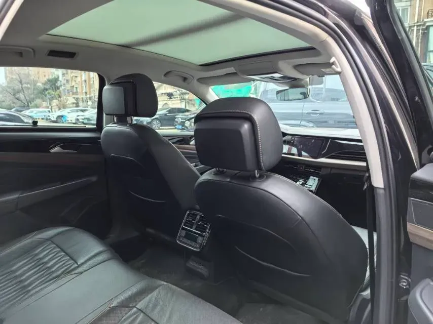 2020 Volkswagen Passat 2.0T 220HP L4 7DCT,autocango,china used car exporter,china ev exporter,chinese used car exporter,chinese used ev exporter