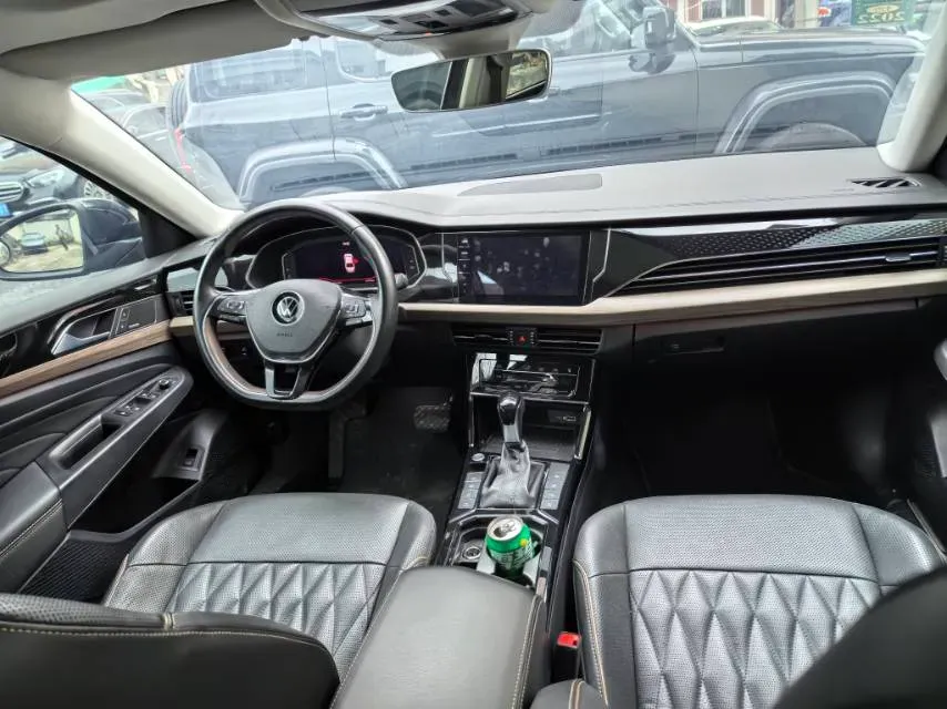 2020 Volkswagen Passat 2.0T 220HP L4 7DCT,autocango,china used car exporter,china ev exporter,chinese used car exporter,chinese used ev exporter