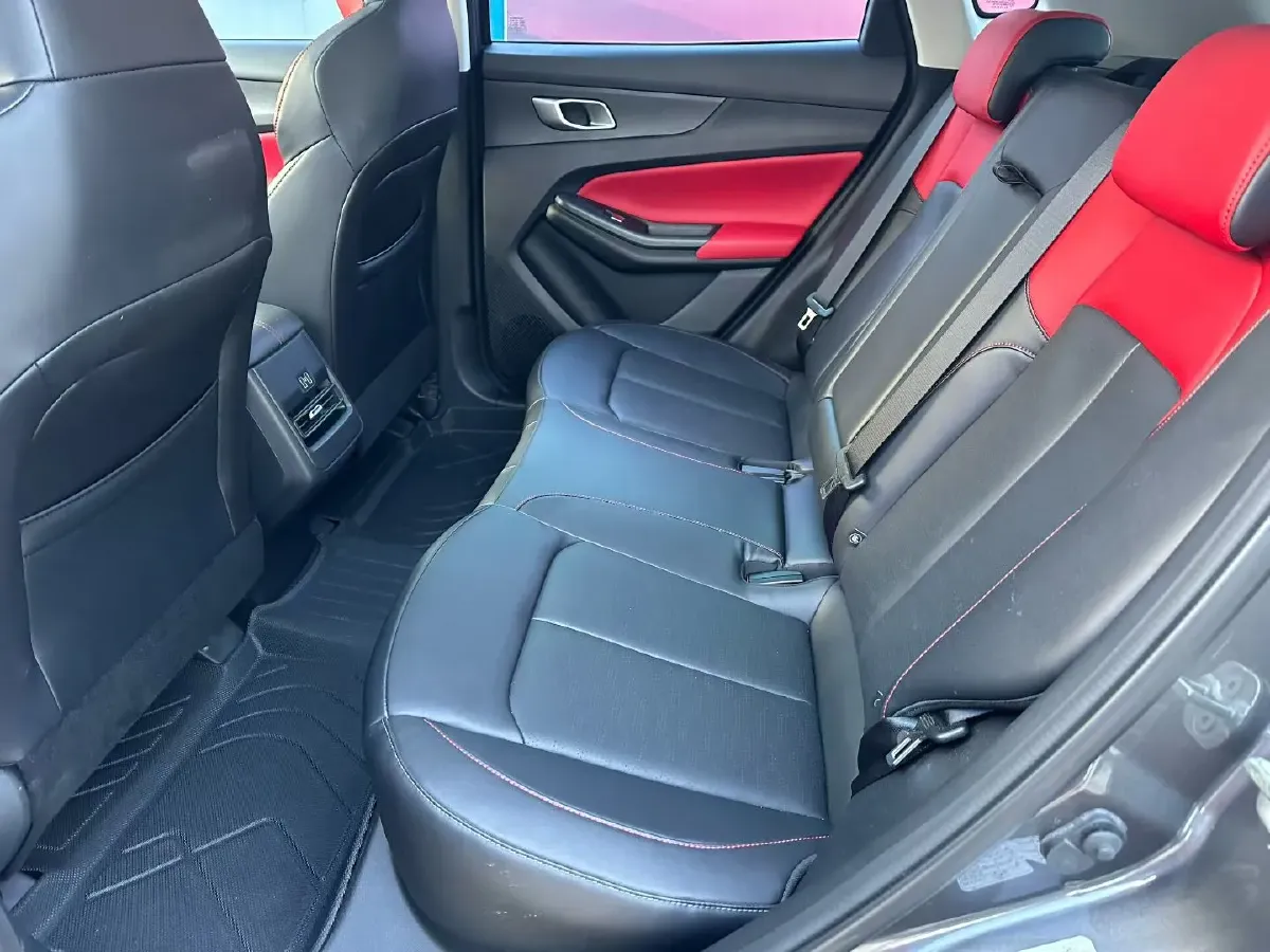 2022 ChangAn UNI-V 1.5T 188HP L4 7DCT,autocango,china used car exporter,china ev exporter,chinese used car exporter,chinese used ev exporter