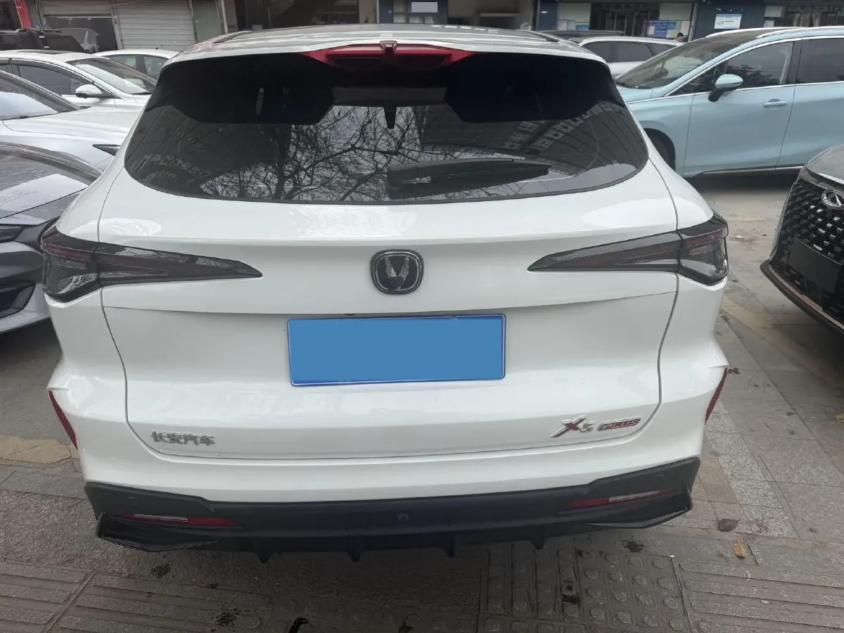 2024 ChangAn X5 PLUS 1.5T 188HP L4 7DCT,autocango,china used car exporter,china ev exporter,chinese used car exporter,chinese used ev exporter