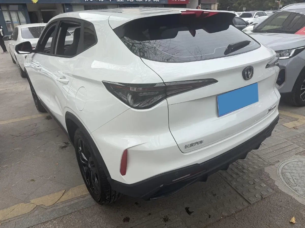 2024 ChangAn X5 PLUS 1.5T 188HP L4 7DCT,autocango,china used car exporter,china ev exporter,chinese used car exporter,chinese used ev exporter