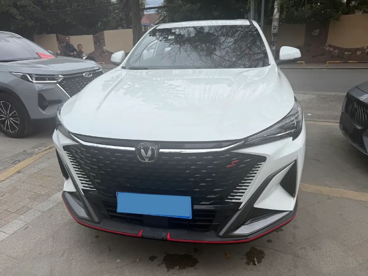 2024 ChangAn X5 PLUS 1.5T 188HP L4 7DCT,autocango,china used car exporter,china ev exporter,chinese used car exporter,chinese used ev exporter
