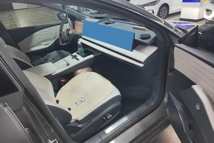 2024 Geely Galaxy E8 BEV 75.6KWH,autocango,china used car exporter,china ev exporter,chinese used car exporter,chinese used ev exporter