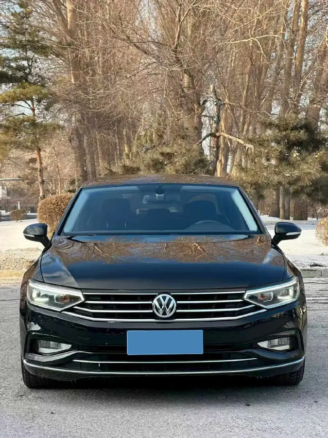 2020 Volkswagen Magotan 2.0T 186HP L4 7DCT,autocango,china used car exporter,china ev exporter,chinese used car exporter,chinese used ev exporter