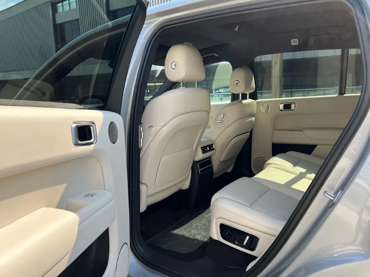 2023 Li L7 Range Extended 154HP REEV 40.9KWH,autocango,china used car exporter,china ev exporter,chinese used car exporter,chinese used ev exporter