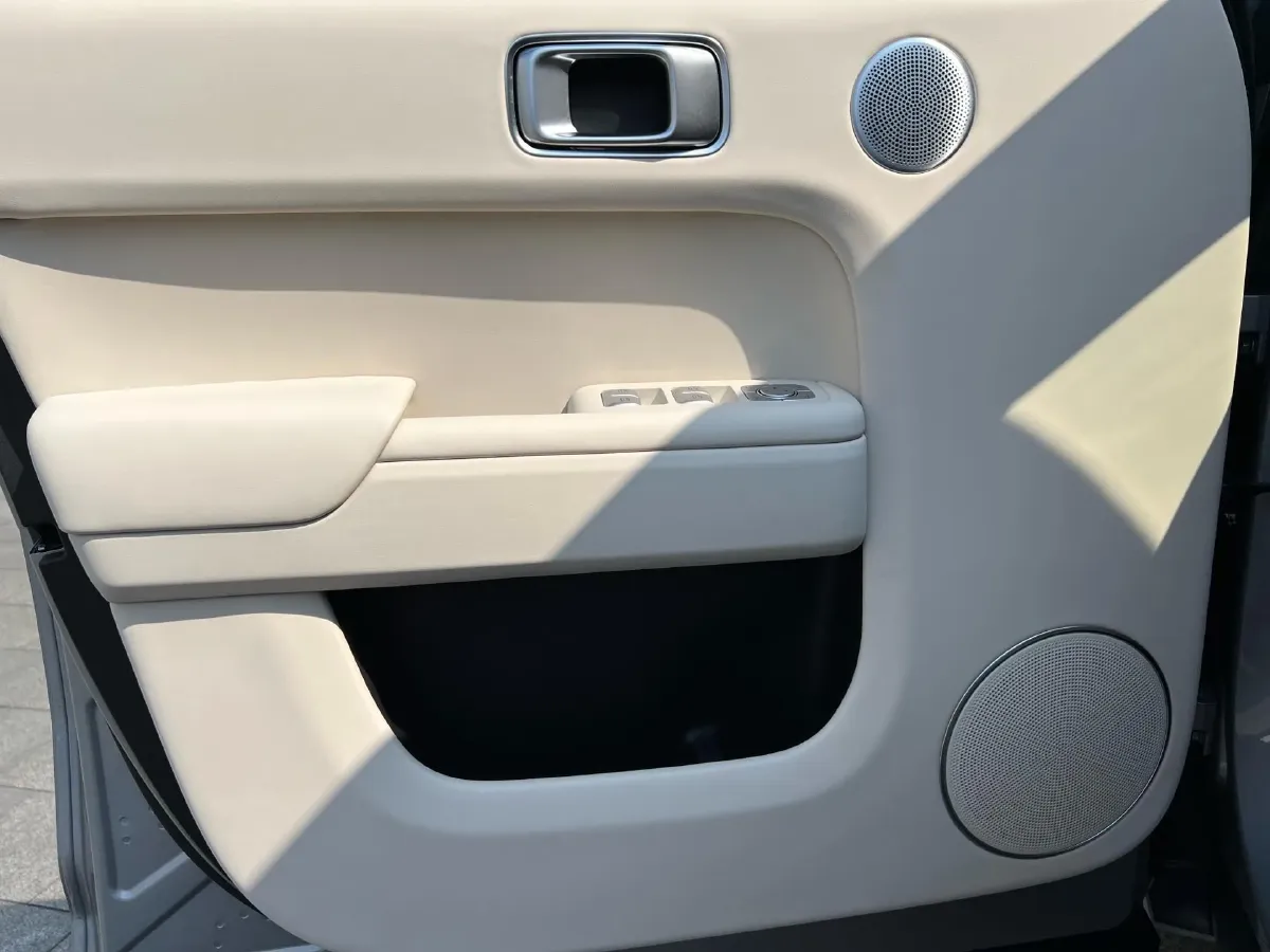 2023 Li L7 Range Extended 154HP REEV 40.9KWH,autocango,china used car exporter,china ev exporter,chinese used car exporter,chinese used ev exporter