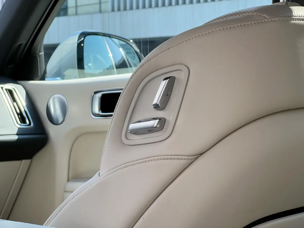 2023 Li L7 Range Extended 154HP REEV 40.9KWH,autocango,china used car exporter,china ev exporter,chinese used car exporter,chinese used ev exporter