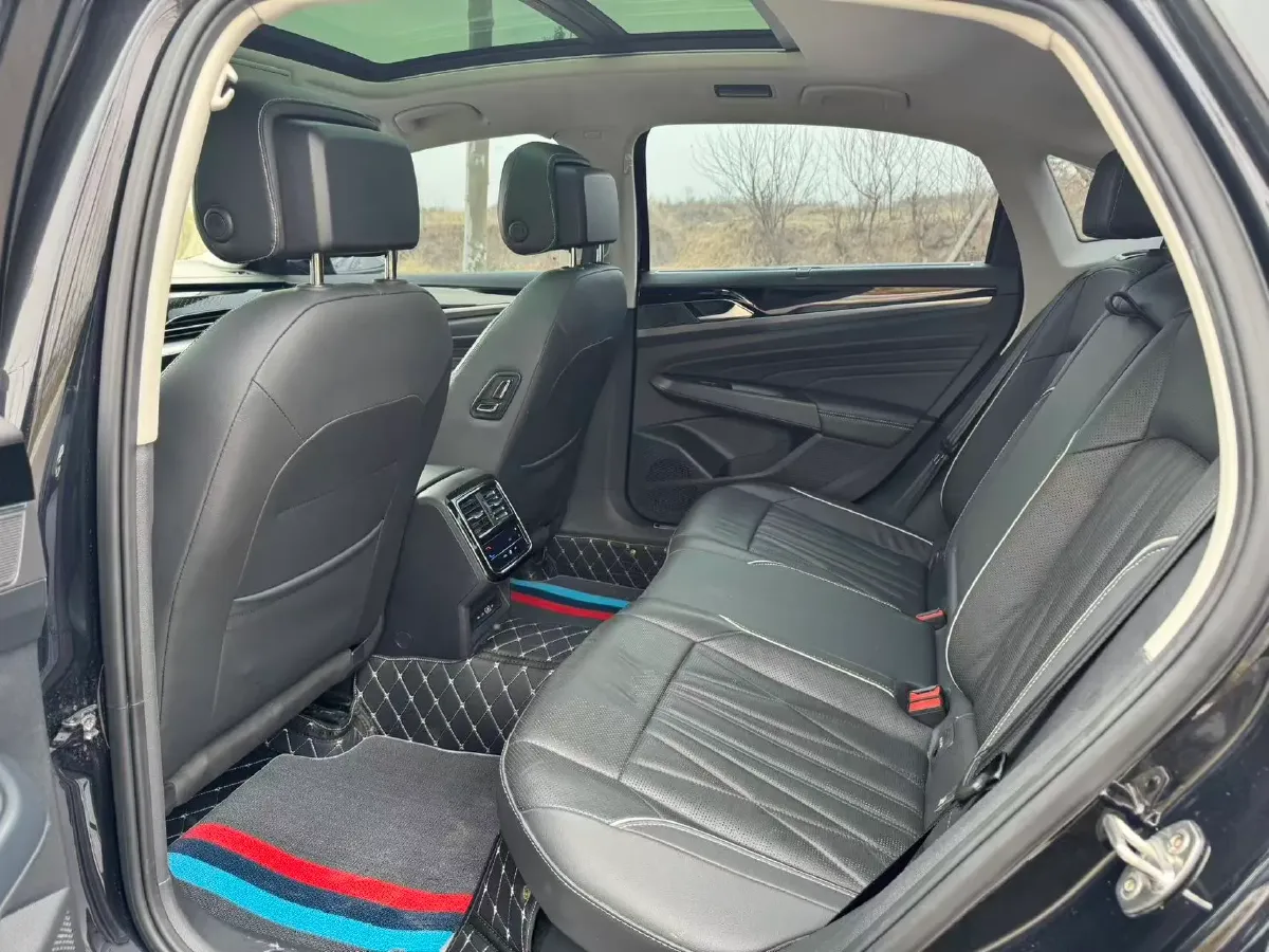 2023 Volkswagen Passat 2.0T 186HP L4 7DCT,autocango,china used car exporter,china ev exporter,chinese used car exporter,chinese used ev exporter