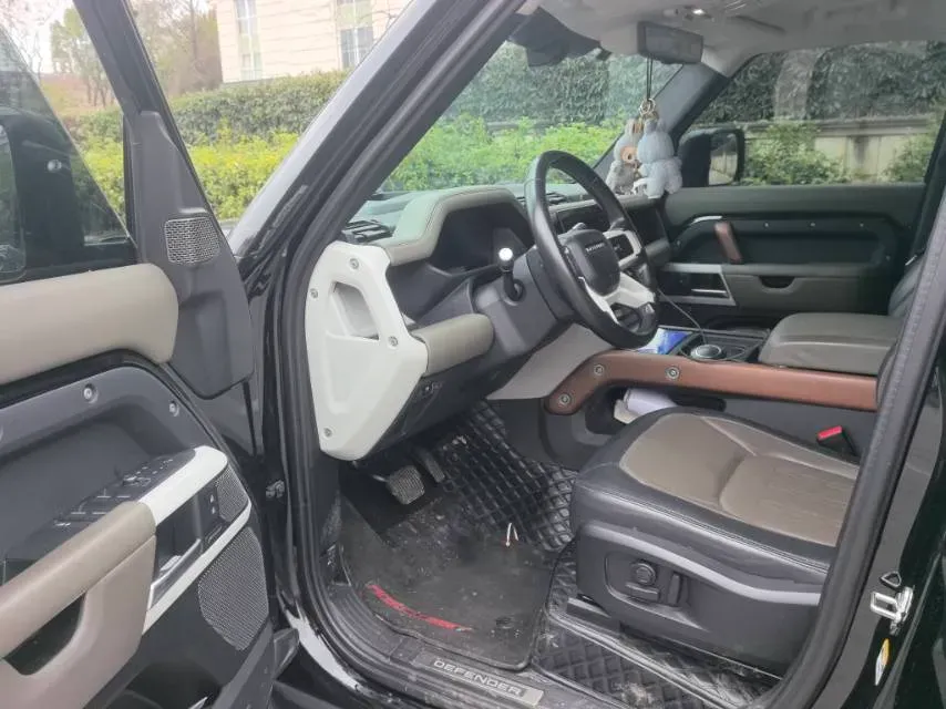 2022 Land Rover Defender 3.0T 400HP L6 8AT,autocango,china used car exporter,china ev exporter,chinese used car exporter,chinese used ev exporter