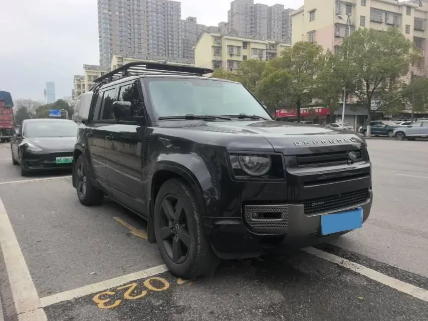 2022 Land Rover Defender 3.0T 400HP L6 8AT,autocango,china used car exporter,china ev exporter,chinese used car exporter,chinese used ev exporter