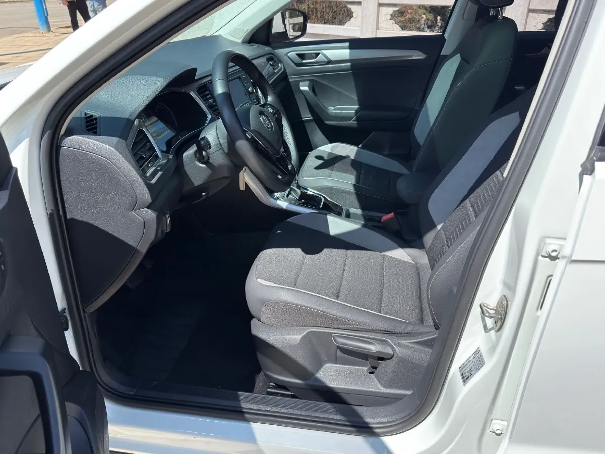 2019 Volkswagen T-Roc 1.4T 150HP L4 7DCT,autocango,china used car exporter,china ev exporter,chinese used car exporter,chinese used ev exporter