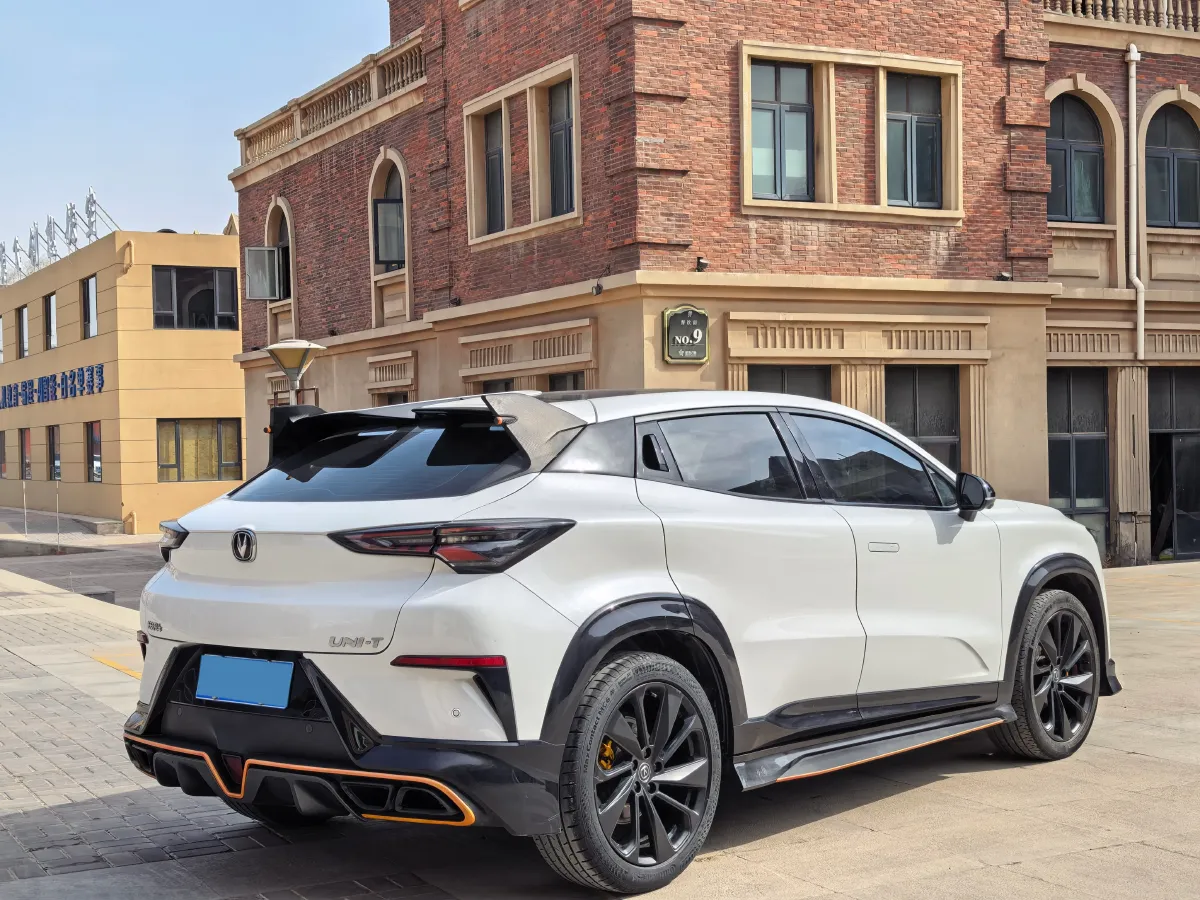 2022 ChangAn UNI-T 1.5T 188HP L4 7DCT,autocango,china used car exporter,china ev exporter,chinese used car exporter,chinese used ev exporter