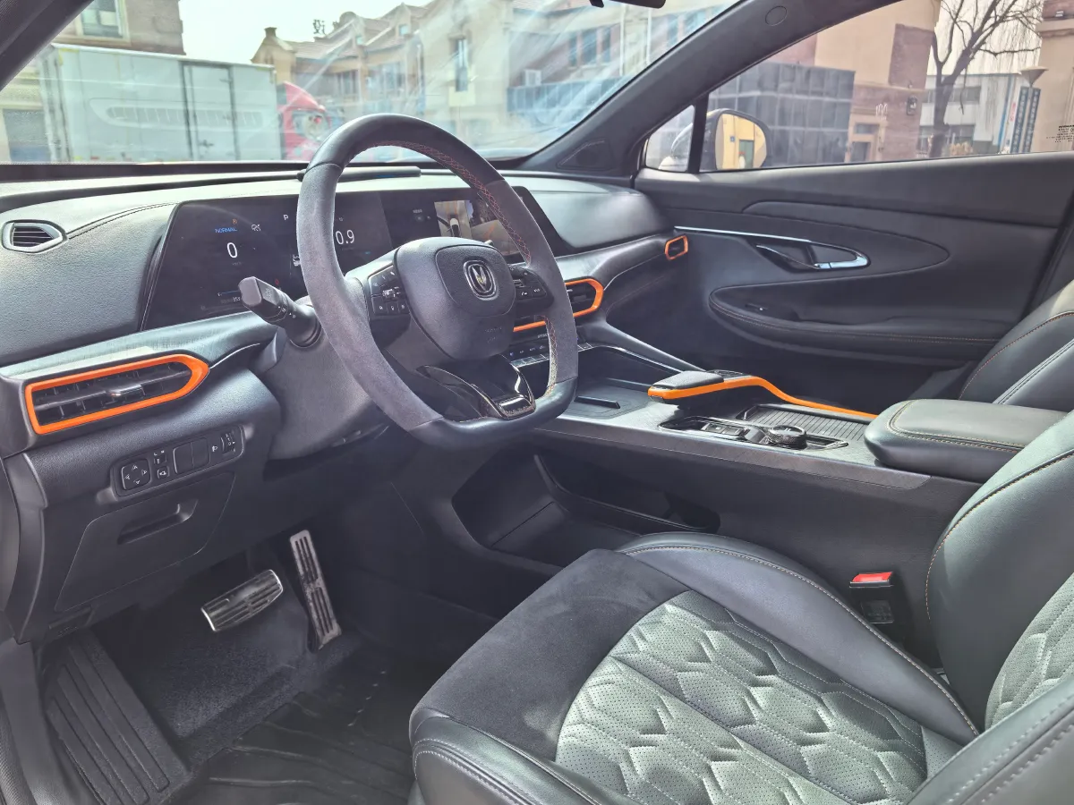 2022 ChangAn UNI-T 1.5T 188HP L4 7DCT,autocango,china used car exporter,china ev exporter,chinese used car exporter,chinese used ev exporter