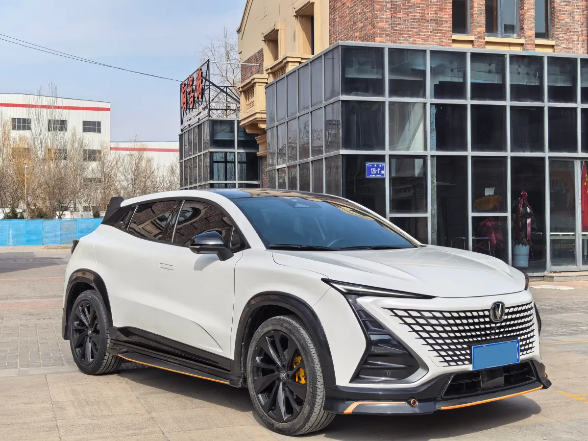 2022 ChangAn UNI-T 1.5T 188HP L4 7DCT,autocango,china used car exporter,china ev exporter,chinese used car exporter,chinese used ev exporter