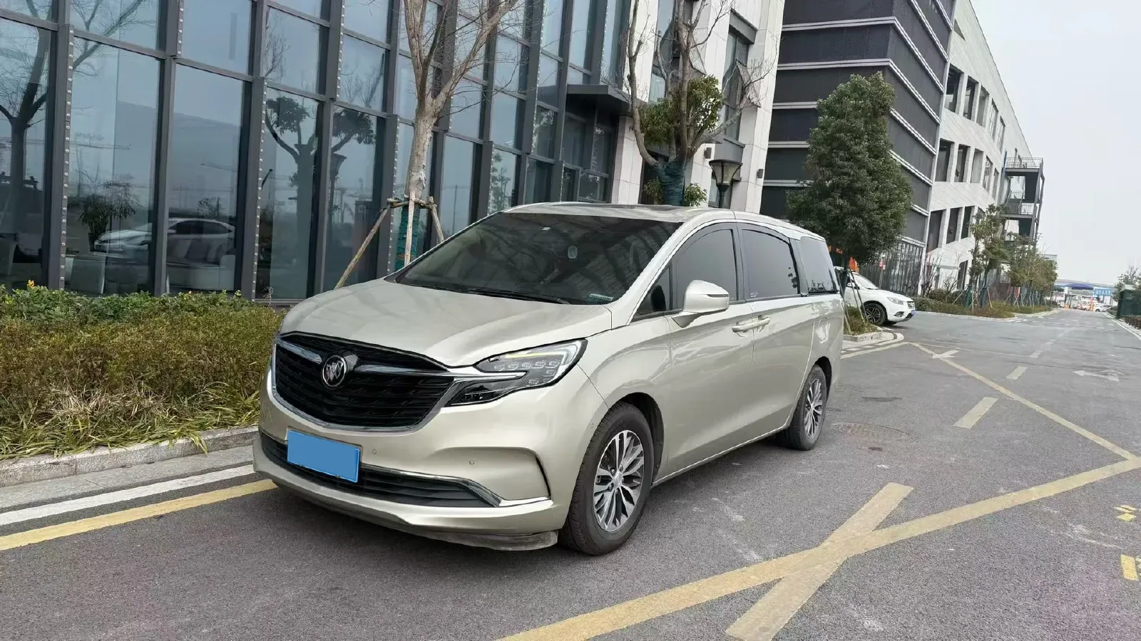 2021 Buick GL8 2.0T 237HP L4 9AT,autocango,china used car exporter,china ev exporter,chinese used car exporter,chinese used ev exporter