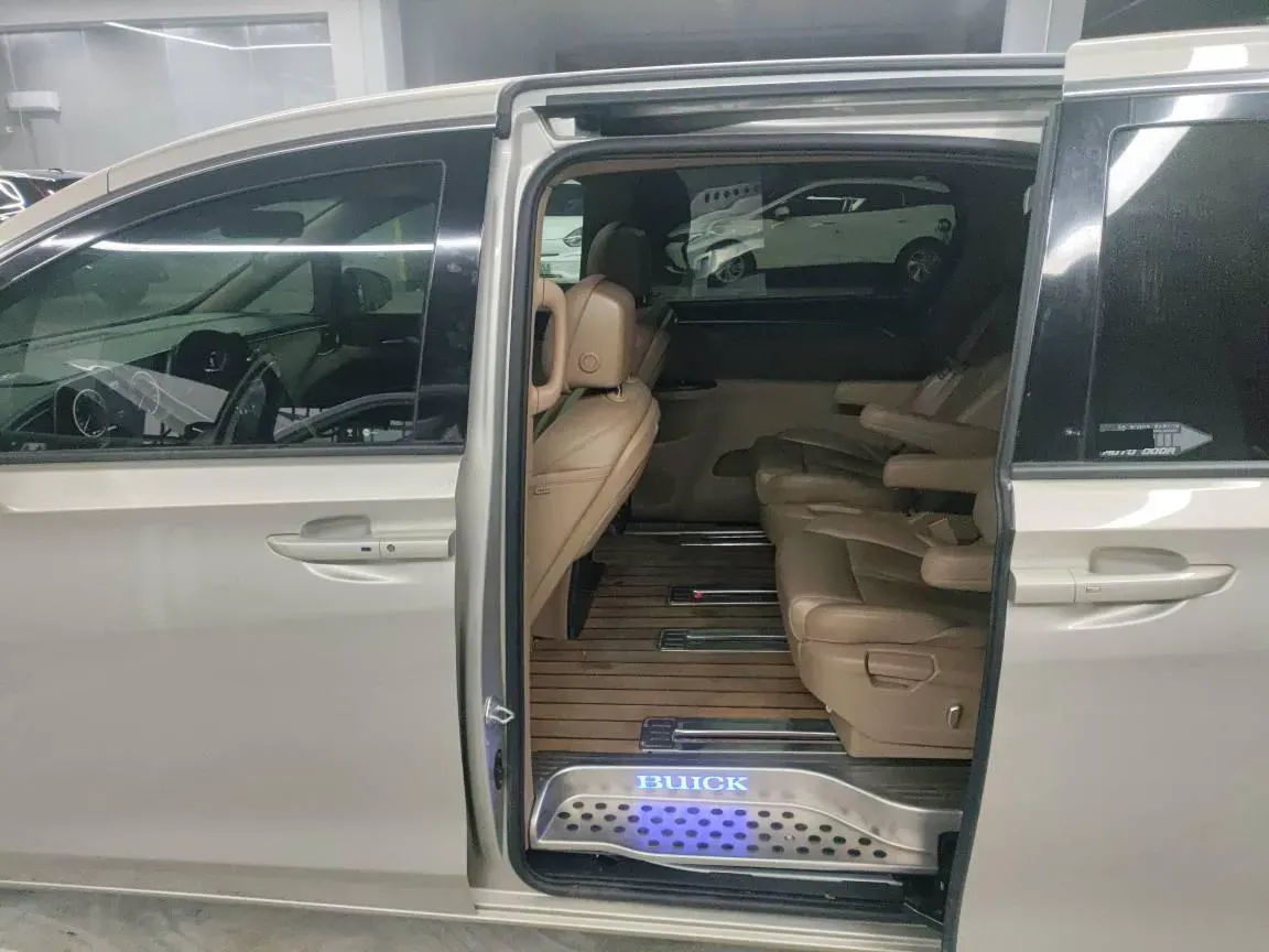 2021 Buick GL8 2.0T 237HP L4 9AT,autocango,china used car exporter,china ev exporter,chinese used car exporter,chinese used ev exporter