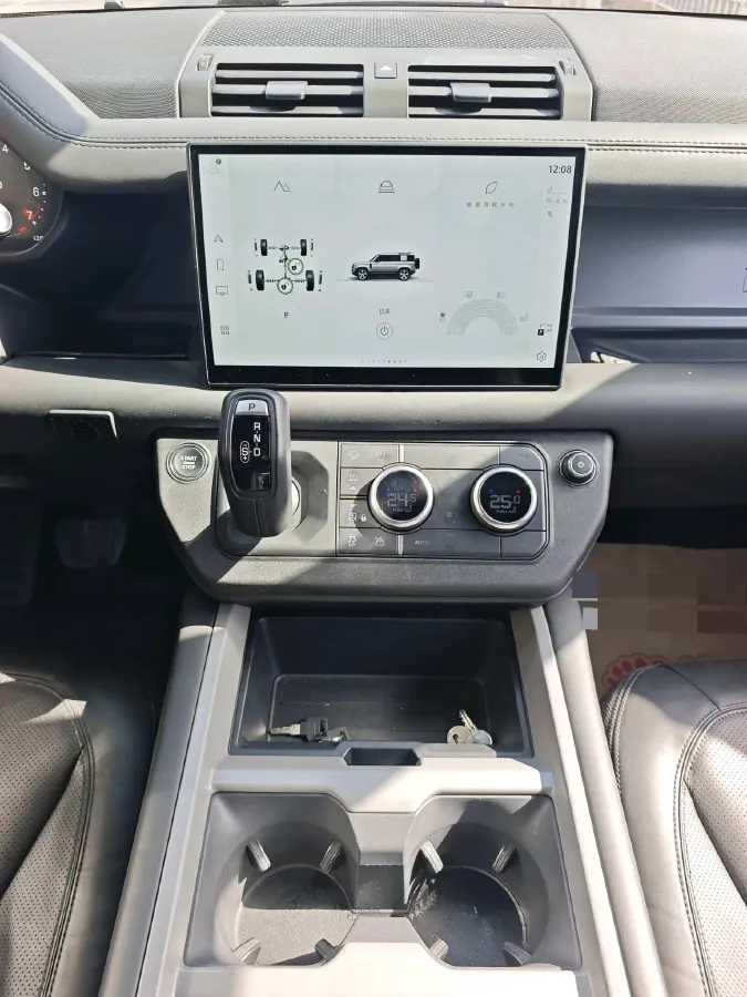 2025 Land Rover Defender 3.0T 400HP L6 8AT,autocango,china used car exporter,china ev exporter,chinese used car exporter,chinese used ev exporter