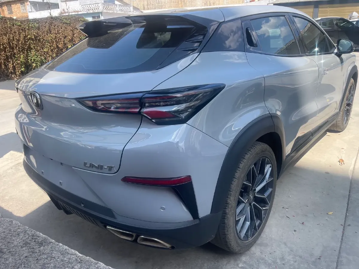2022 ChangAn UNI-T 1.5T 188HP L4 7DCT,autocango,china used car exporter,china ev exporter,chinese used car exporter,chinese used ev exporter