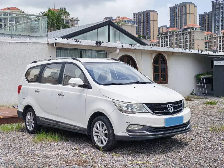 2016 BaoJun 560 1.5T 150HP L4 6MT,autocango,china used car exporter,china ev exporter,chinese used car exporter,chinese used ev exporter