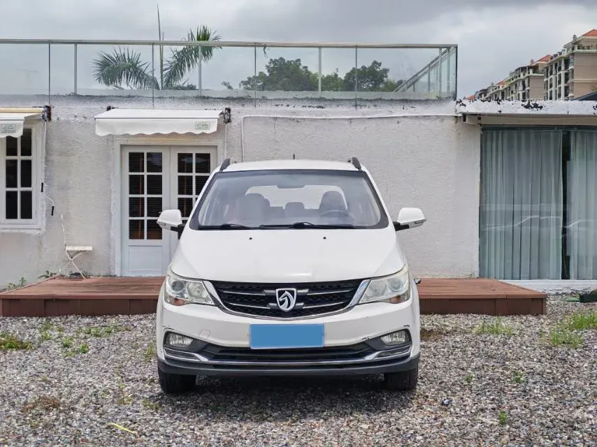 2016 BaoJun 560 1.5T 150HP L4 6MT,autocango,china used car exporter,china ev exporter,chinese used car exporter,chinese used ev exporter