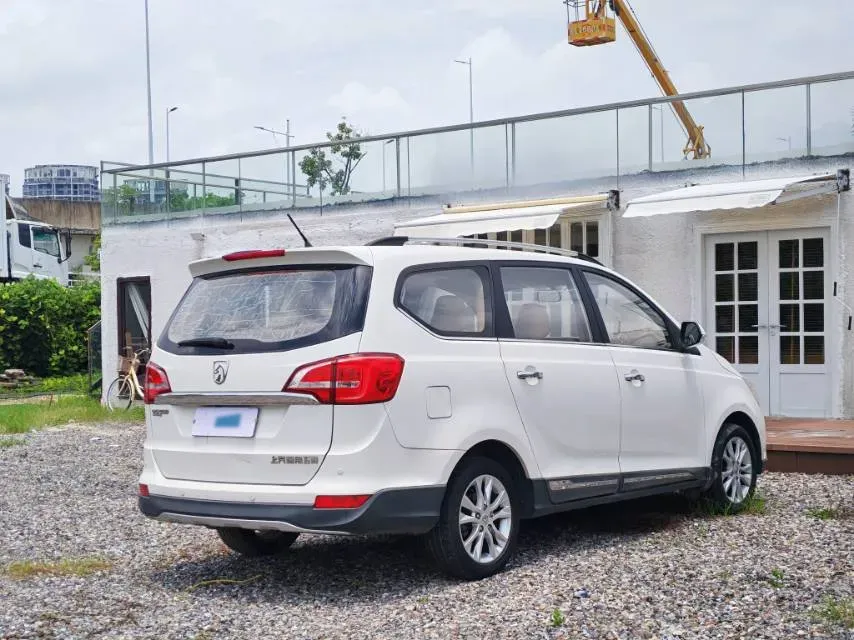 2016 BaoJun 560 1.5T 150HP L4 6MT,autocango,china used car exporter,china ev exporter,chinese used car exporter,chinese used ev exporter