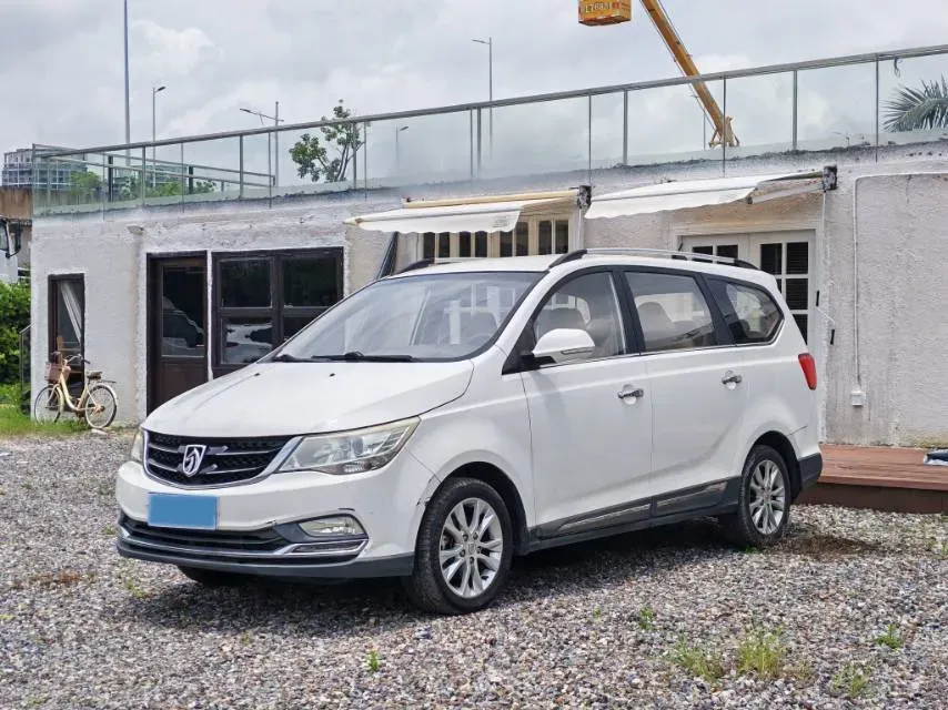 2016 BaoJun 560 1.5T 150HP L4 6MT,autocango,china used car exporter,china ev exporter,chinese used car exporter,chinese used ev exporter