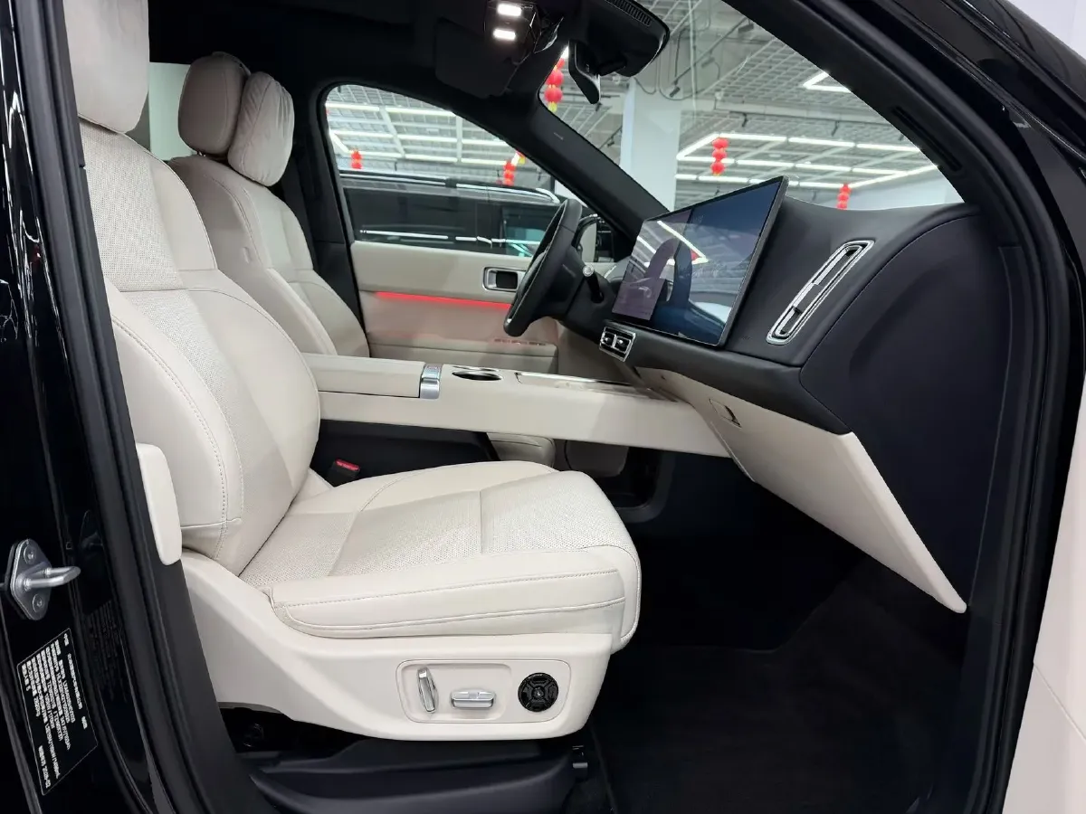 2025 Li L6 Range Extended 154HP L4 REEV,autocango,china used car exporter,china ev exporter,chinese used car exporter,chinese used ev exporter