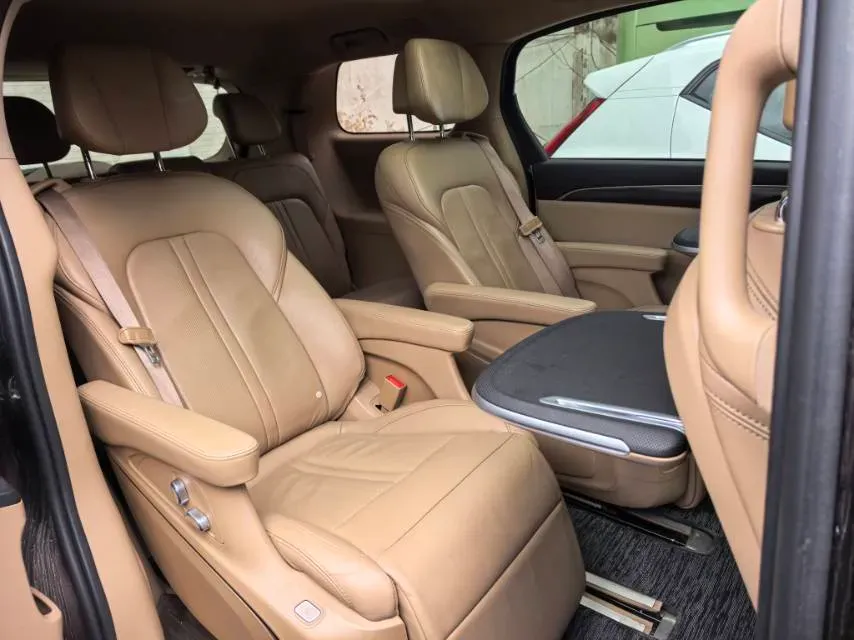 2020 Buick GL8 2.0T 237HP L4 9AT,autocango,china used car exporter,china ev exporter,chinese used car exporter,chinese used ev exporter