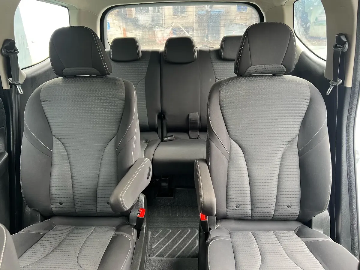 2019 BaoJun 730 1.5L 112HP L4 6MT,autocango,china used car exporter,china ev exporter,chinese used car exporter,chinese used ev exporter
