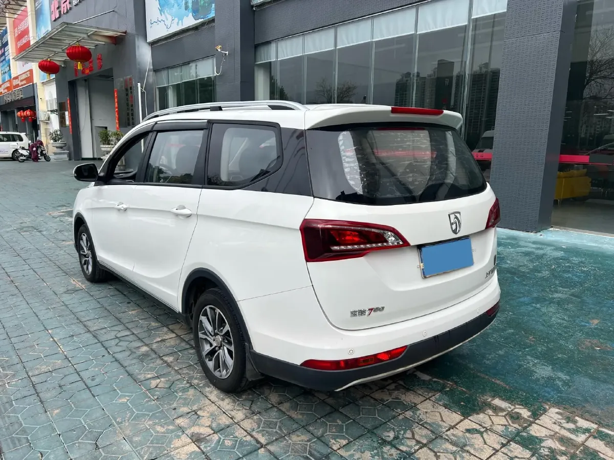 2019 BaoJun 730 1.5L 112HP L4 6MT,autocango,china used car exporter,china ev exporter,chinese used car exporter,chinese used ev exporter