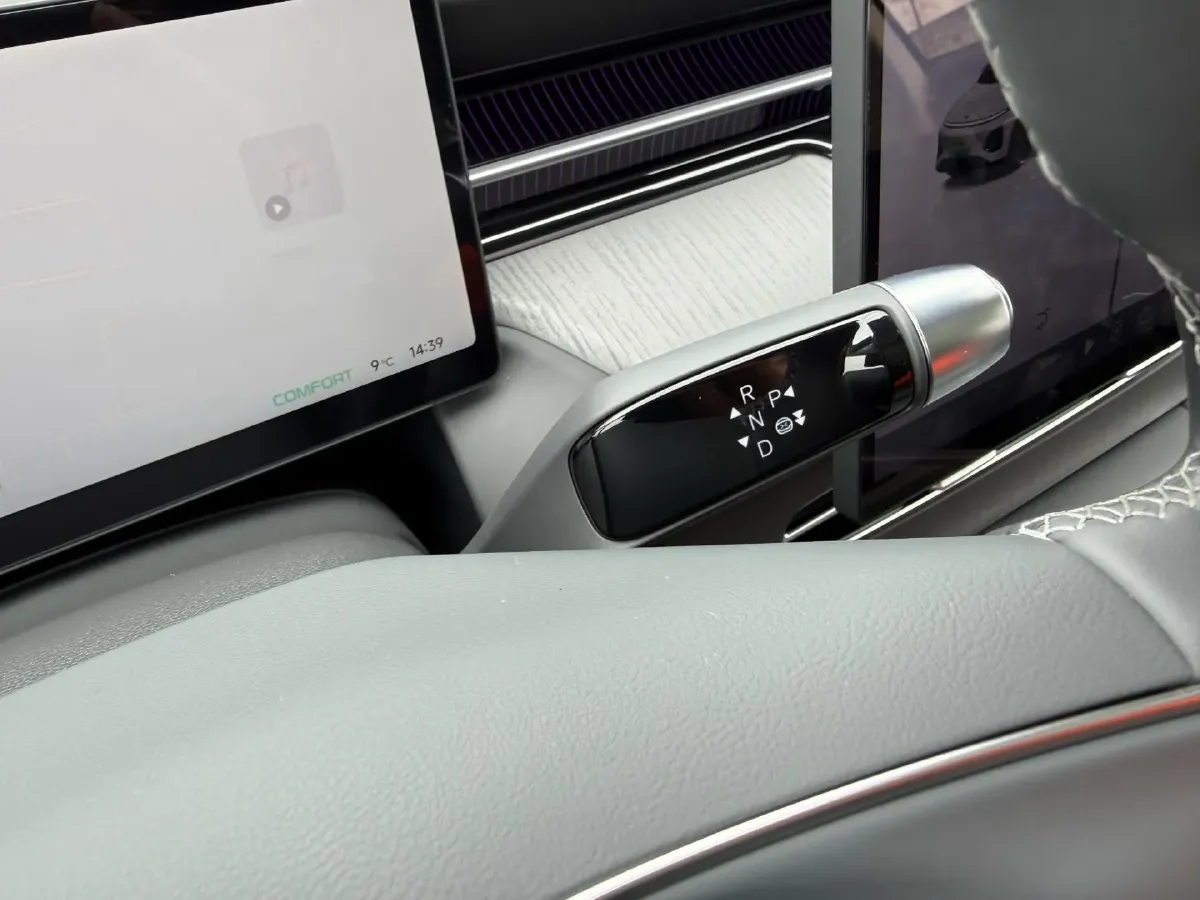 2025 Xpeng G6 BEV 68.5KWH,autocango,china used car exporter,china ev exporter,chinese used car exporter,chinese used ev exporter