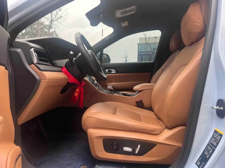 2021 Li ONE Range Extended 131HP REEV 40.5KWH,autocango,china used car exporter,china ev exporter,chinese used car exporter,chinese used ev exporter