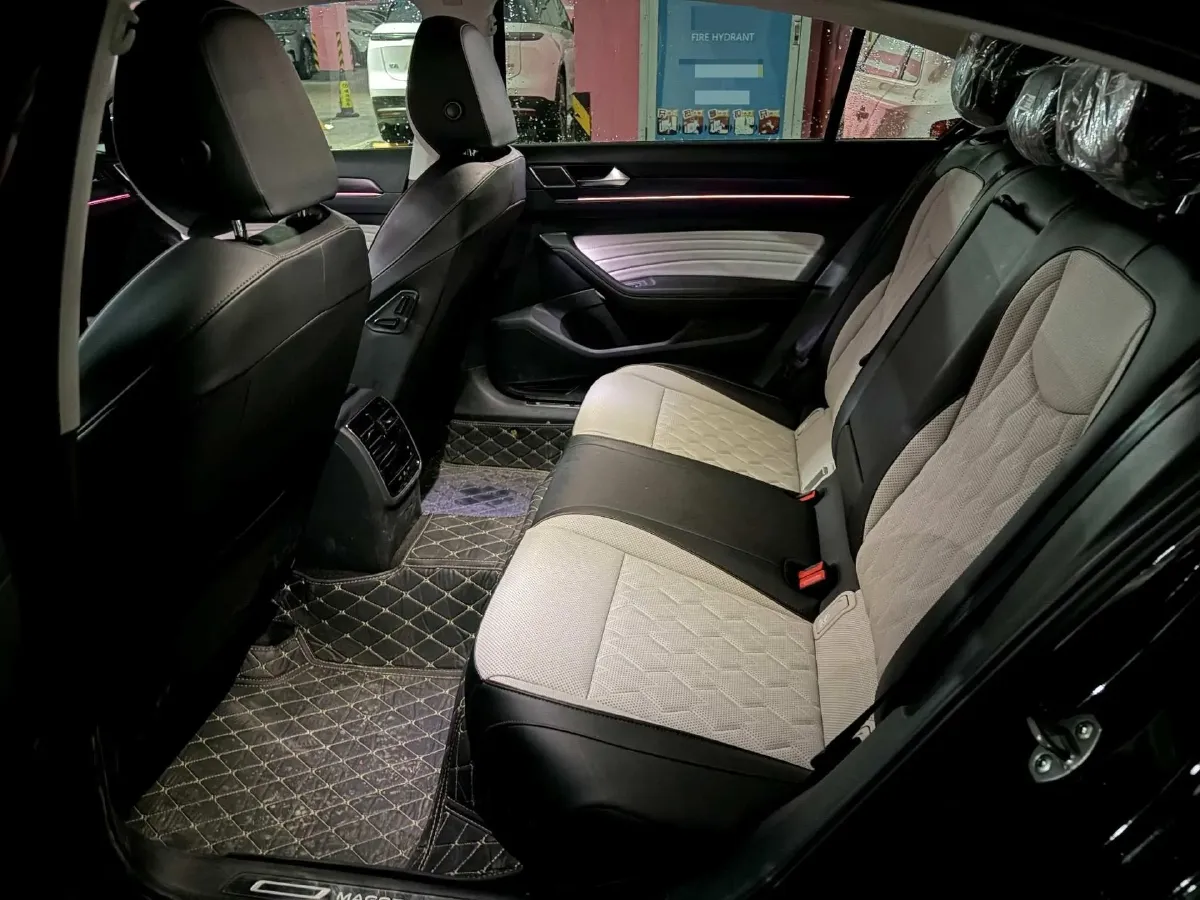 2026 Volkswagen Magotan 2.0T 220HP L4 7DCT,autocango,china used car exporter,china ev exporter,chinese used car exporter,chinese used ev exporter