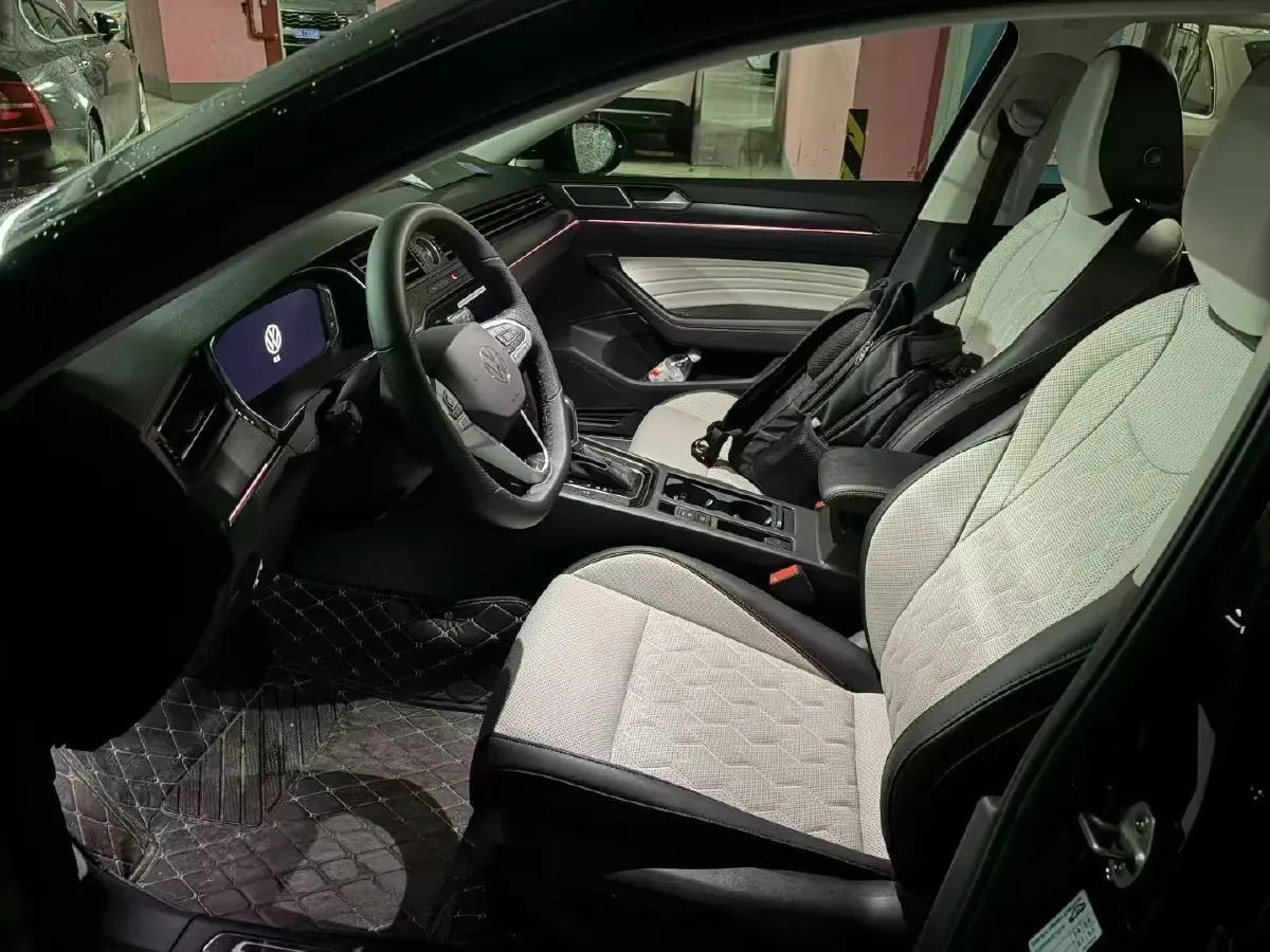 2026 Volkswagen Magotan 2.0T 220HP L4 7DCT,autocango,china used car exporter,china ev exporter,chinese used car exporter,chinese used ev exporter