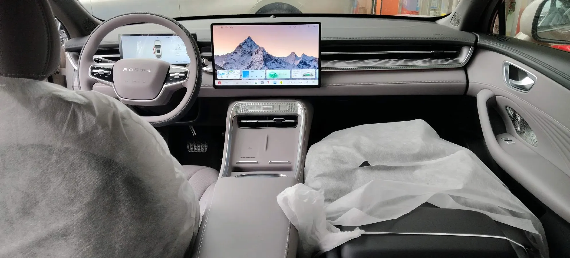 2025 Roewe M7 DMH 1.5L 112HP L4 1DHT PHEV,autocango,china used car exporter,china ev exporter,chinese used car exporter,chinese used ev exporter