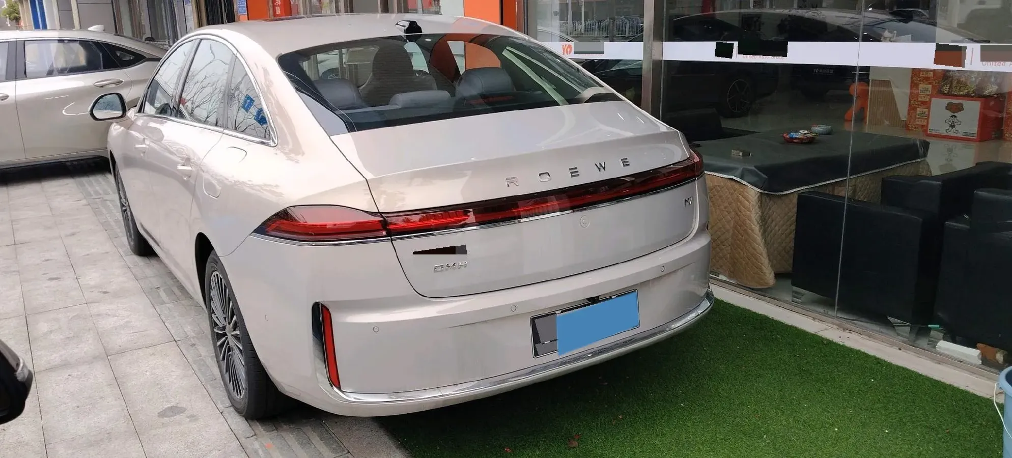 2025 Roewe M7 DMH 1.5L 112HP L4 1DHT PHEV,autocango,china used car exporter,china ev exporter,chinese used car exporter,chinese used ev exporter