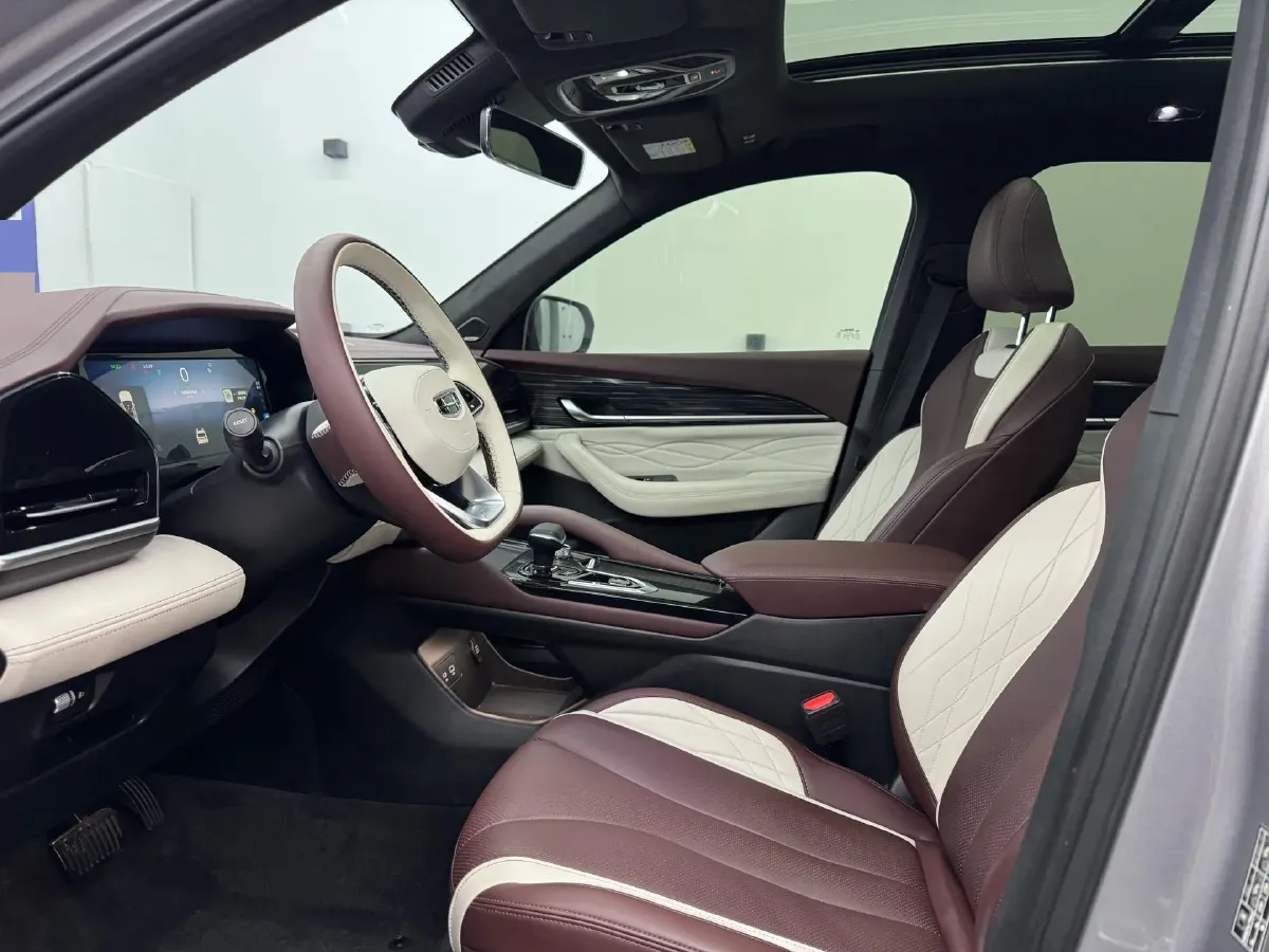 2021 Geely Monjaro 2.0T 218HP L4 7DCT,autocango,china used car exporter,china ev exporter,chinese used car exporter,chinese used ev exporter